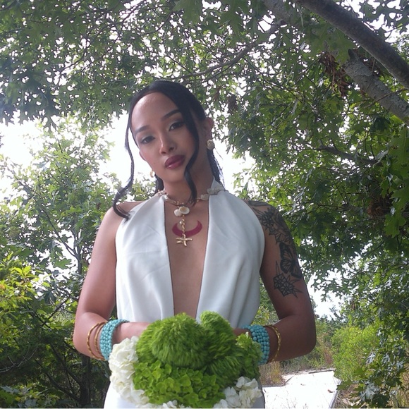 White Deep-Cut Halter Backless Maxi Dress - Picture 3 of 4